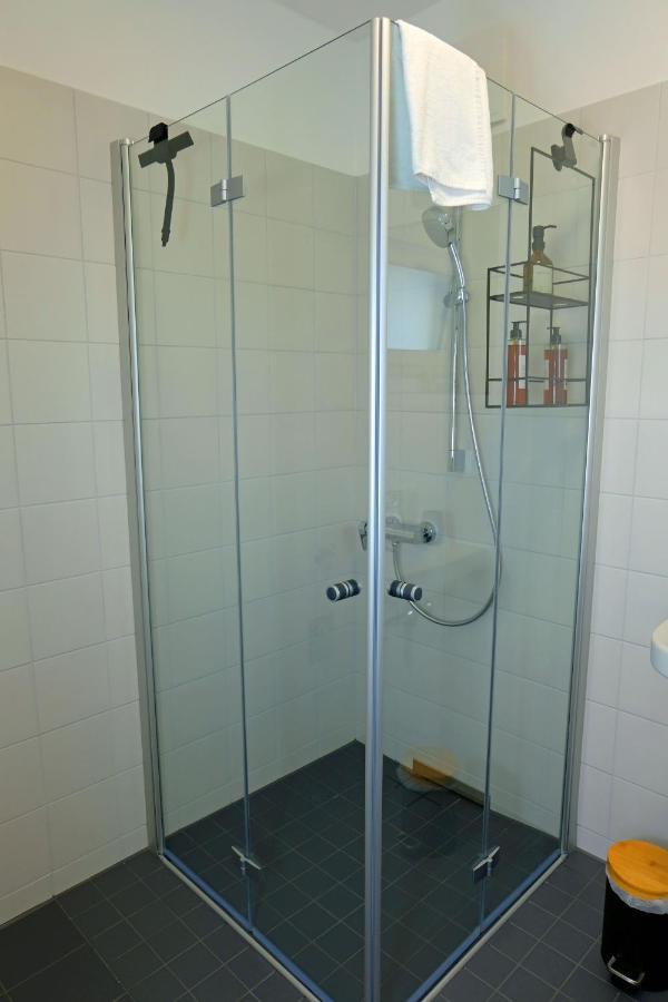 Design Apartment Nr 2 Mit Terrasse Und Parkplatz Straubing Exteriör bild